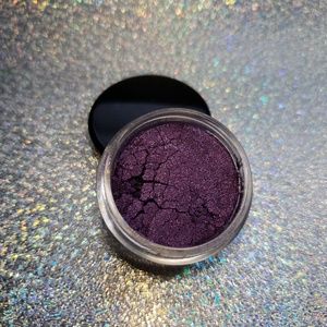 Orchid mineral eyeshadow